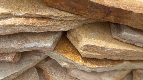 Плитняк златолит жёлтый золотистый для отмостки купить в Аше