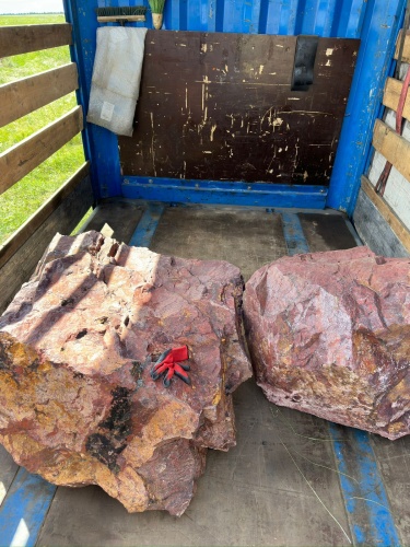 Ландшафтные глыбы красно-фиолетовые 200-1000 килограмм купить в Аше