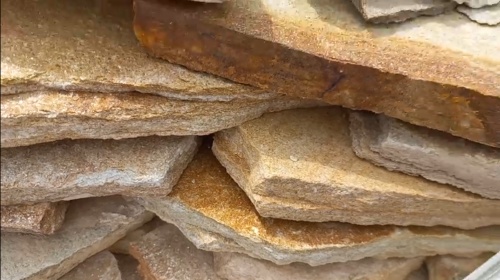 Плитняк златолит жёлтый золотистый для отмостки купить в Аше