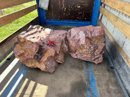Ландшафтные глыбы красно-фиолетовые 200-1000 килограмм купить в Аше