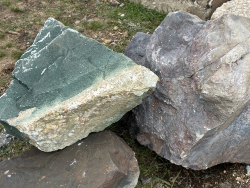 Камни для ландшафтного дизайна зелёные 10-60 килограмм купить в Аше