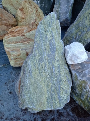 Златолит жёлтый, жёлто-зелёный глыбки и валуны для ланшафтного дизайна купить в Аше