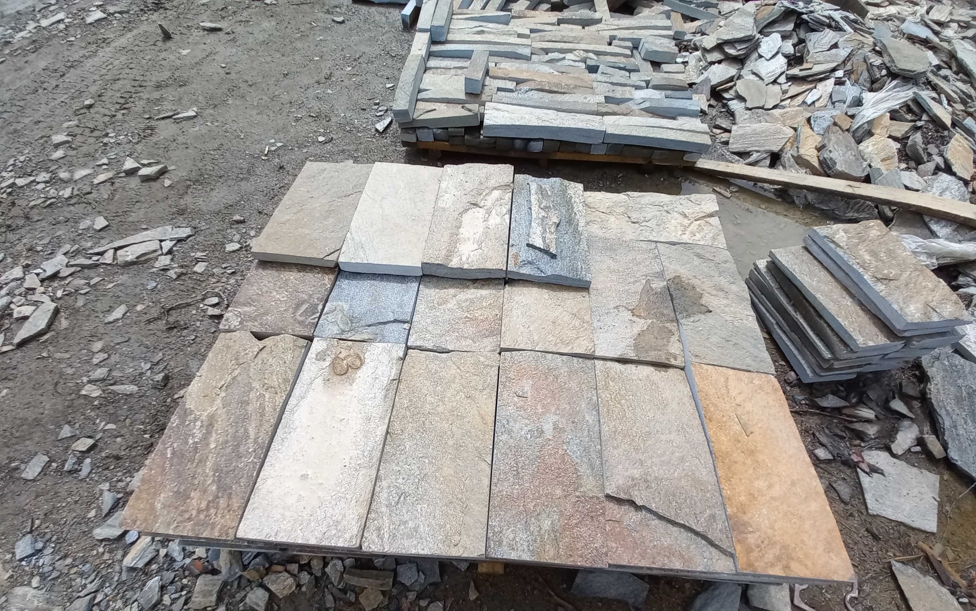 Плитка пилёная златолит Уральский для цоколя, отмостки купить в Аше