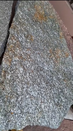 Плитняк златолит серебристый для цоколя, отмостки купить в Аше