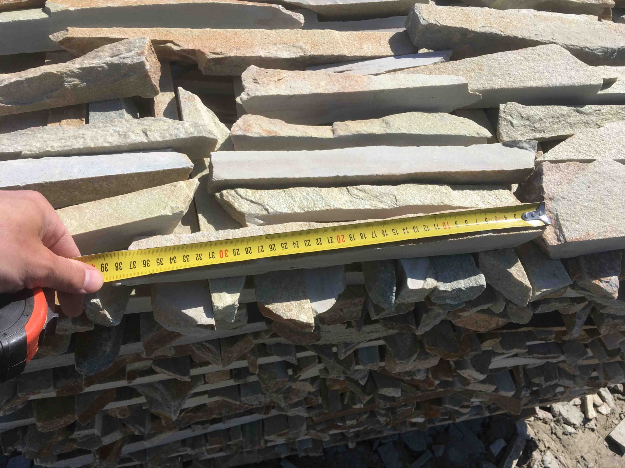 Горбушка златолит золотистый для облицовки купить в Аше