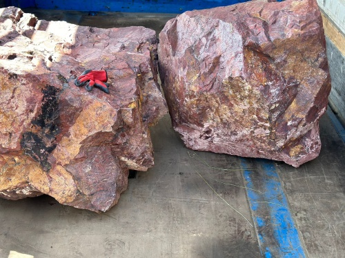 Ландшафтные глыбы красно-фиолетовые 200-1000 килограмм купить в Аше