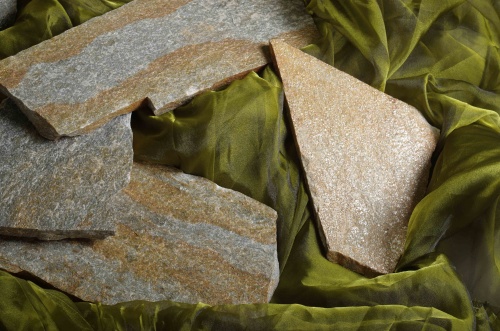 Плитняк златолит Уральский для цоколя, отмостки купить в Аше