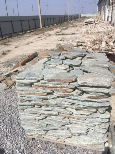 Златолит серебристый галтованный для лестниц купить в Аше