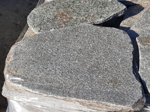 Златолит серебристый галтованный для лестниц купить в Аше