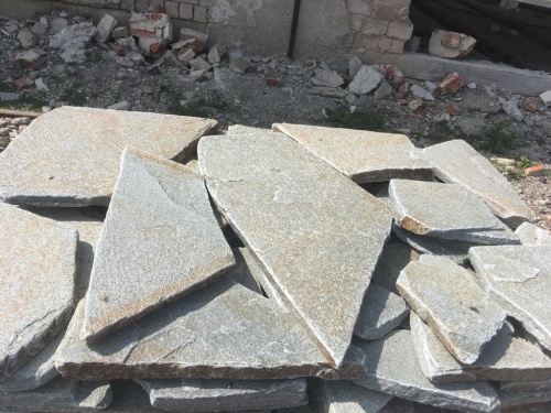 Златолит серебристый галтованный для лестниц купить в Аше